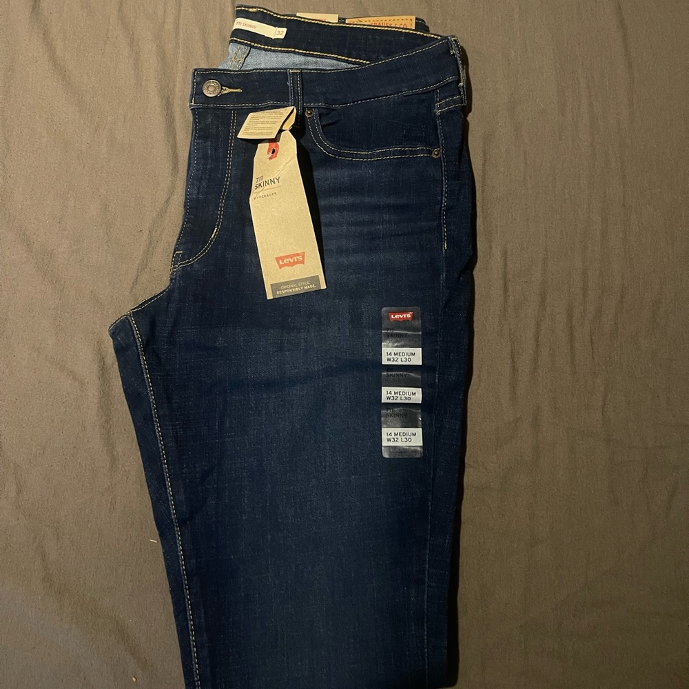 women 711 levi’s